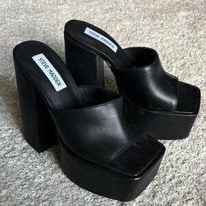 Steve Madden Black Platform Sandals size 6.5